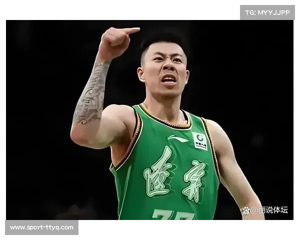 张镇麟重返辽宁主场获致敬，赛后与赵继伟拥抱